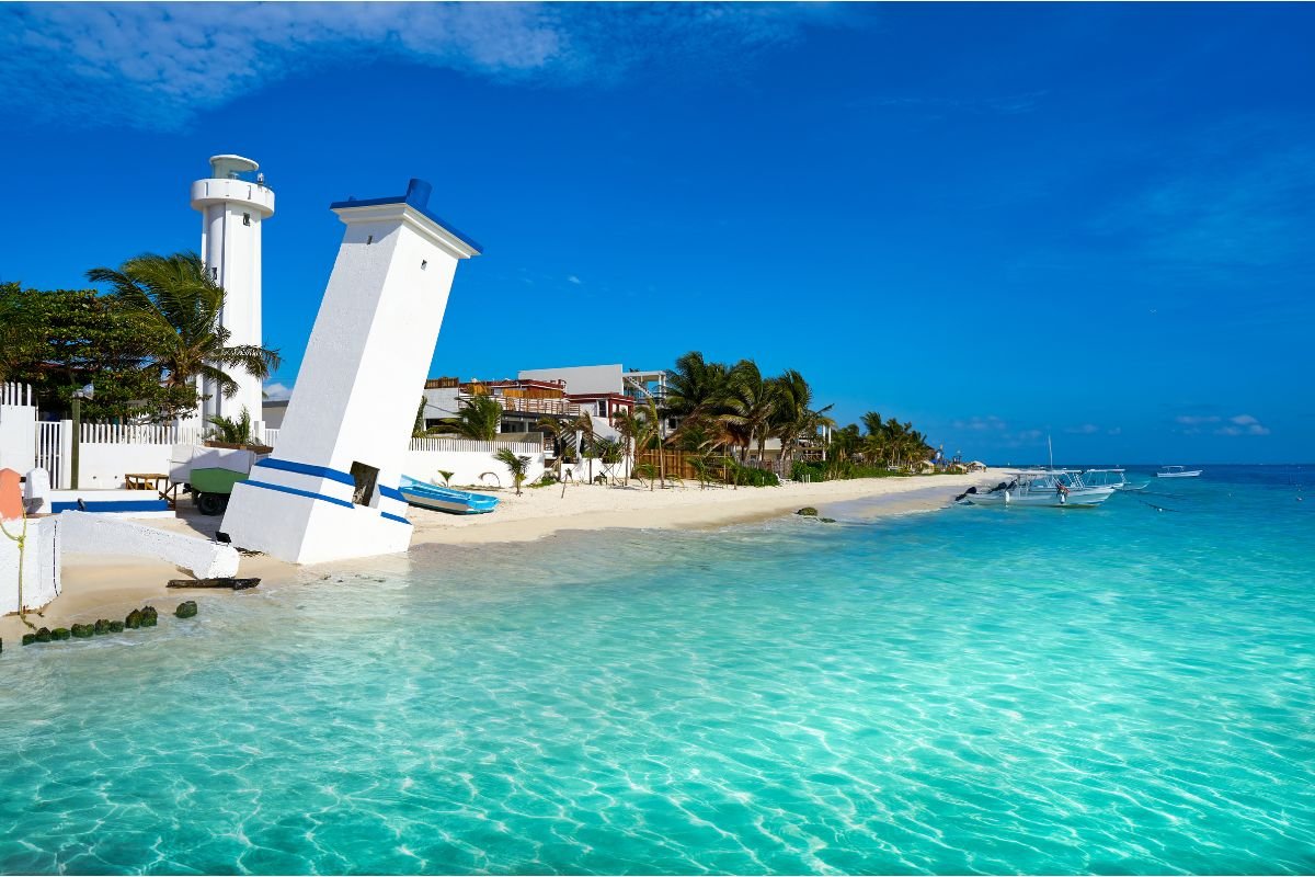 Leaning lighthouse in Puerto Morelos