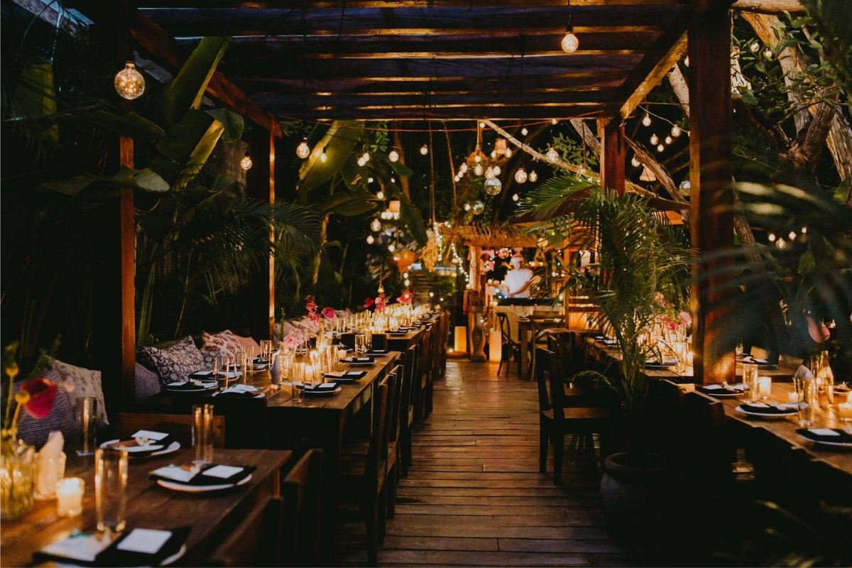 Restaurant dinner setting in the Riviera Maya for private evening transfers