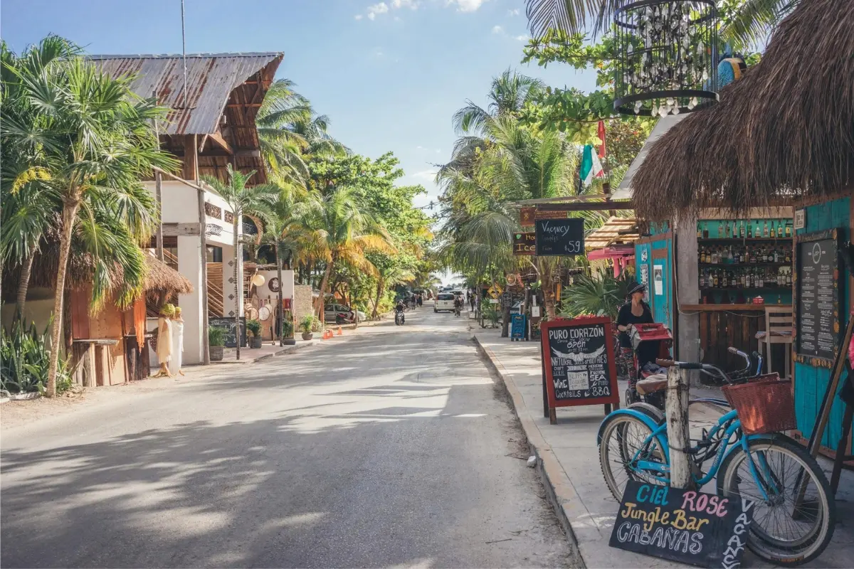 Street in Tulum for private transfers from Tulum Airport